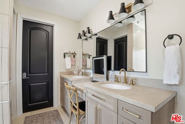16820 Oak View Drive, Encino, CA 91436 — photo 33 of 68