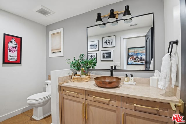 16820 Oak View Drive, Encino, CA 91436 — photo 35 of 68