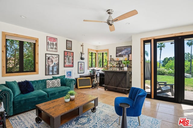16820 Oak View Drive, Encino, CA 91436 — photo 37 of 68