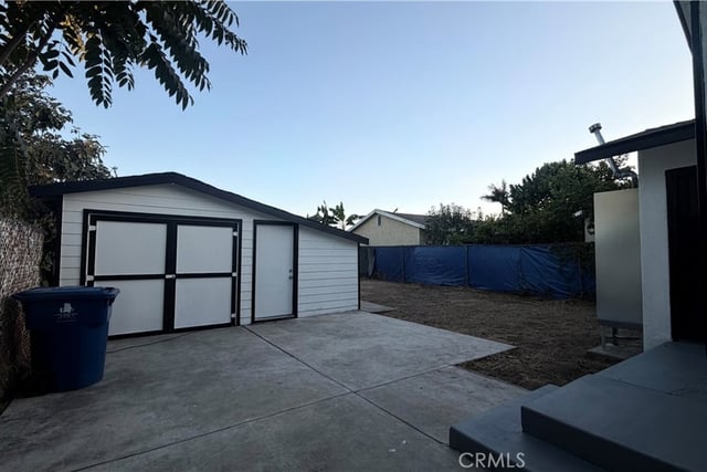 210 W 102nd, Los Angeles, CA 90003 — photo 12 of 12