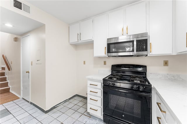 10730 Woodley Avenue 7, Granada Hills, CA 91344 — photo 18 of 49