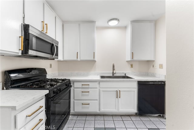 10730 Woodley Avenue 7, Granada Hills, CA 91344 — photo 19 of 49