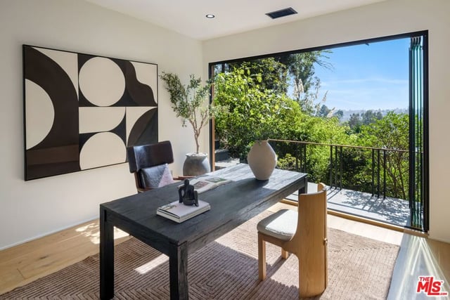1509 Amalfi Drive, Los Angeles, CA 90272 — photo 22 of 32