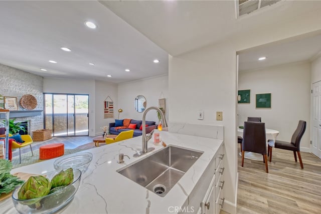 1665 Federal Avenue 302, Los Angeles, CA 90025 — photo 16 of 48