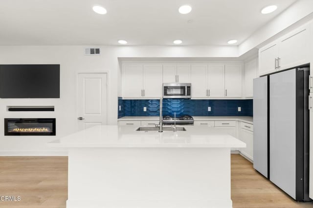 1244 E Thompson Boulevard 101, Ventura, CA 93001 — photo 17 of 65