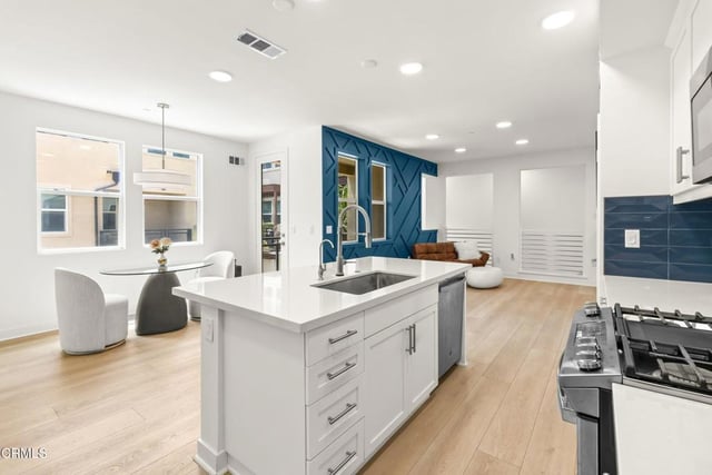 1244 E Thompson Boulevard 101, Ventura, CA 93001 — photo 19 of 65