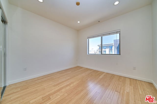 1042 S Kingsley Drive PH4, Los Angeles, CA 90006 — photo 20 of 35