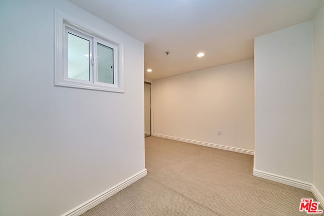 1042 S Kingsley Drive PH4, Los Angeles, CA 90006 — photo 25 of 35