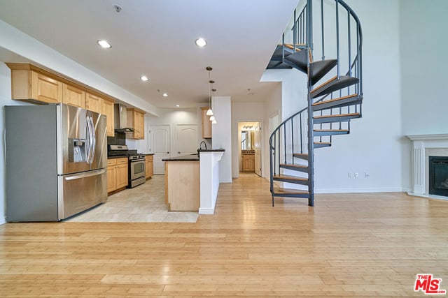 1042 S Kingsley Drive PH4, Los Angeles, CA 90006 — photo 7 of 35