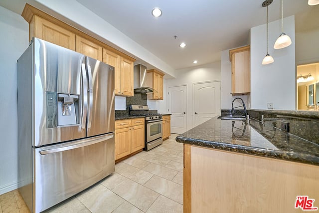 1042 S Kingsley Drive PH4, Los Angeles, CA 90006 — photo 9 of 35