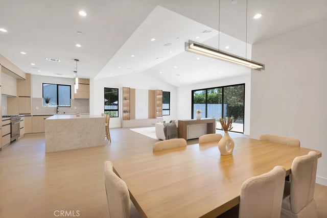 17534 Collins, Encino, CA 91316 — photo 17 of 46
