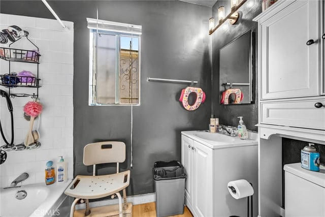 9402 Hickory, Los Angeles, CA 90002 — photo 15 of 21