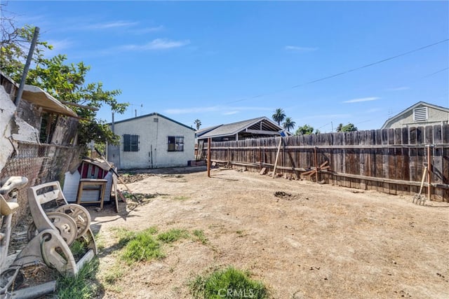 9402 Hickory, Los Angeles, CA 90002 — photo 16 of 21