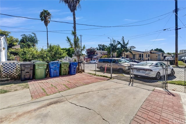 9402 Hickory, Los Angeles, CA 90002 — photo 18 of 21