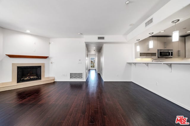 733 S Manhattan Place 405, Los Angeles, CA 90005 — photo 13 of 44