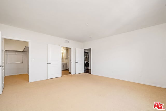 733 S Manhattan Place 405, Los Angeles, CA 90005 — photo 18 of 44