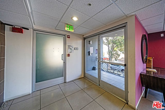 733 S Manhattan Place 405, Los Angeles, CA 90005 — photo 36 of 44