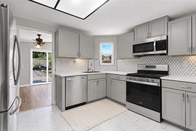28942 Rue Daniel, Canyon Country, CA 91387 — photo 4 of 24