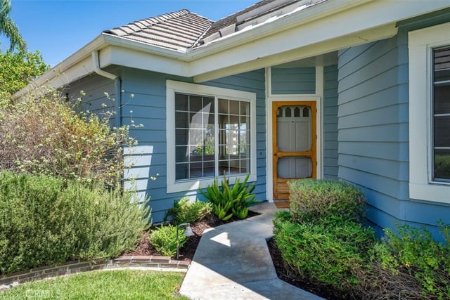 26012 Lucerne Court, Valencia, CA 91355 — photo 7 of 44