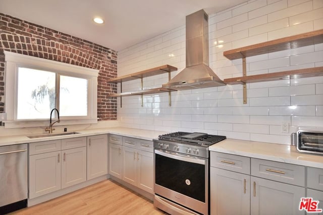800 Pacific Avenue 401, Long Beach, CA 90813 — photo 7 of 34