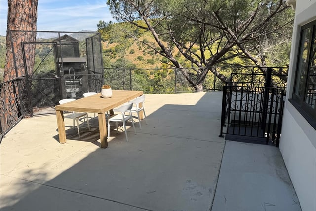 1301 N Beverly, Los Angeles, CA 90210 — photo 33 of 38