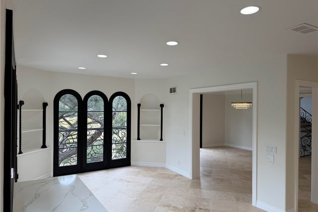 1301 N Beverly, Los Angeles, CA 90210 — photo 7 of 38