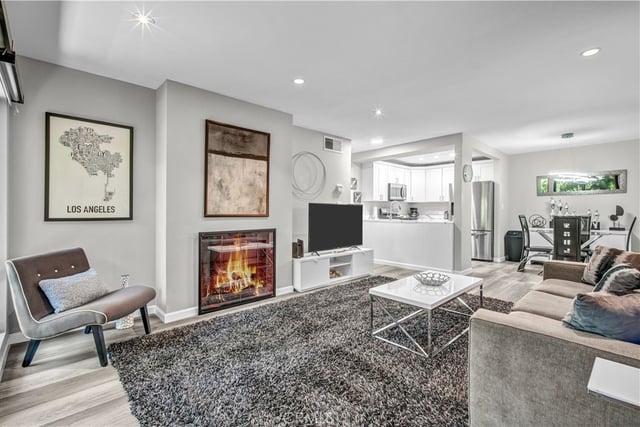 950 N Kings Road 103, West Hollywood, CA 90069 — photo 3 of 32