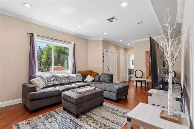 18811 Topham, Tarzana, CA 91335 — photo 9 of 48