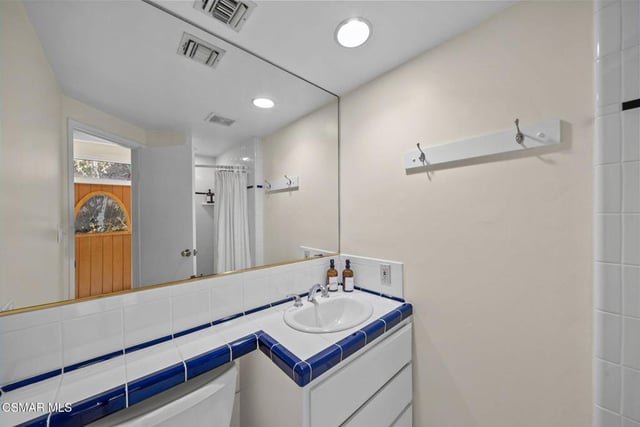 2025 Mckain Street, Calabasas, CA 91302 — photo 19 of 56