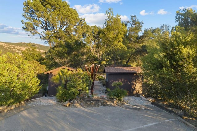 2025 Mckain Street, Calabasas, CA 91302 — photo 24 of 56