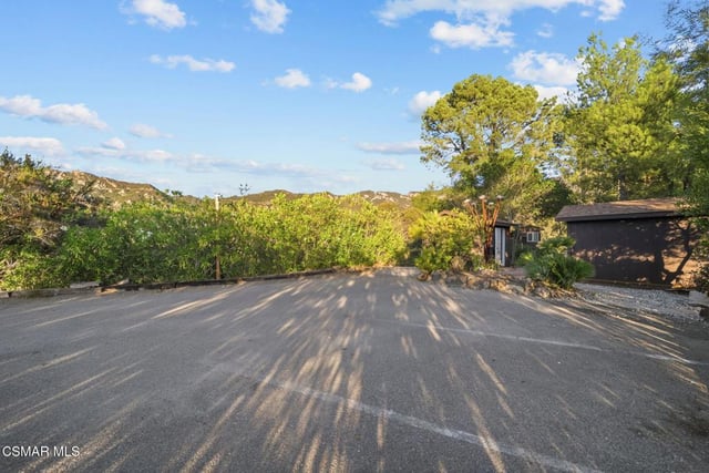 2025 Mckain Street, Calabasas, CA 91302 — photo 48 of 56