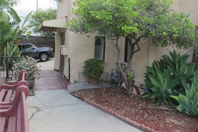 3000 Cazador, Los Angeles, CA 90065 — photo 4 of 24