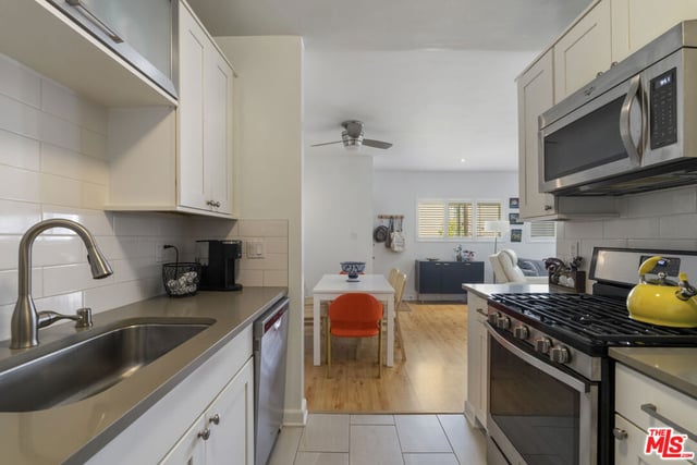 1333 14th Street 11, Santa Monica, CA 90404 — photo 8 of 23