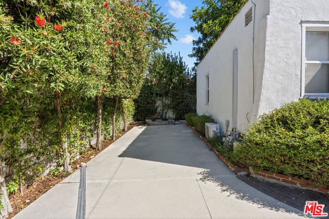 55 W Washington Boulevard, Pasadena, CA 91103 — photo 10 of 32