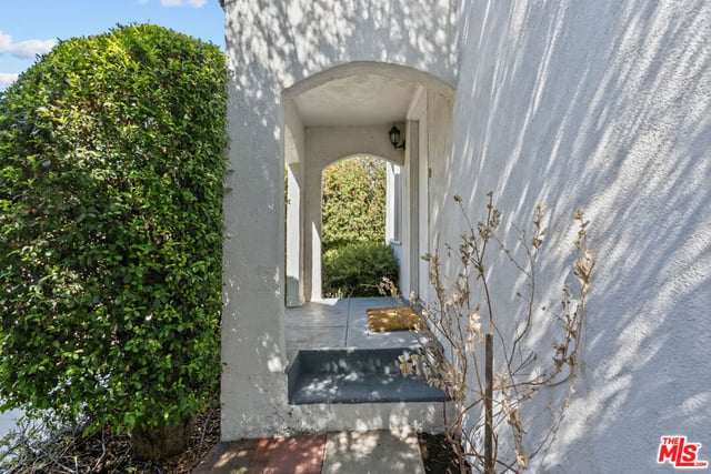 55 W Washington Boulevard, Pasadena, CA 91103 — photo 12 of 32