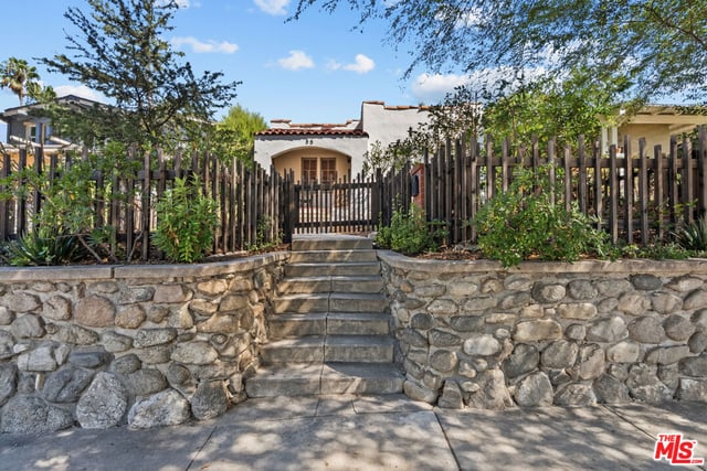 55 W Washington Boulevard, Pasadena, CA 91103 — photo 24 of 32