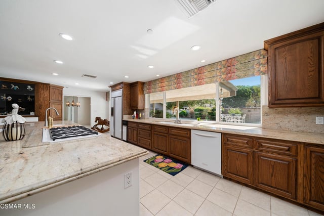 587 Calle Sequoia, Thousand Oaks, CA 91360 — photo 14 of 75
