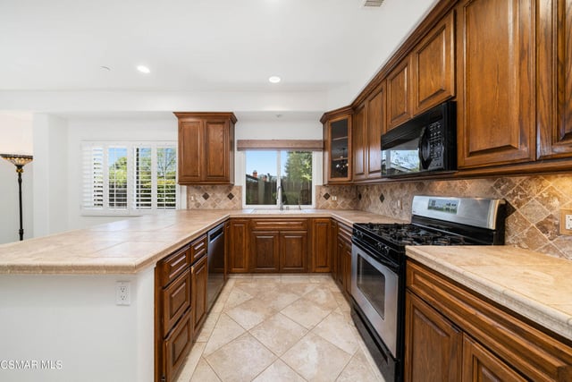 587 Calle Sequoia, Thousand Oaks, CA 91360 — photo 41 of 75