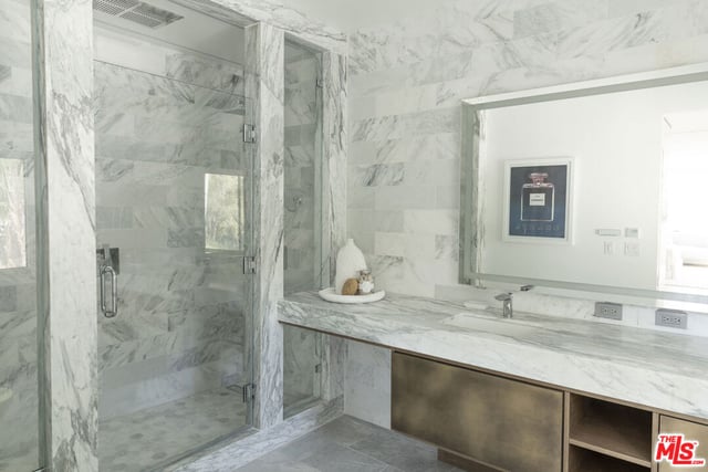 1330 Londonderry Place, Los Angeles, CA 90069 — photo 16 of 33
