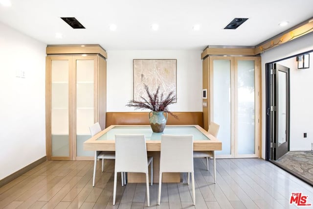 9302 Nightingale Drive, Los Angeles, CA 90069 — photo 14 of 31