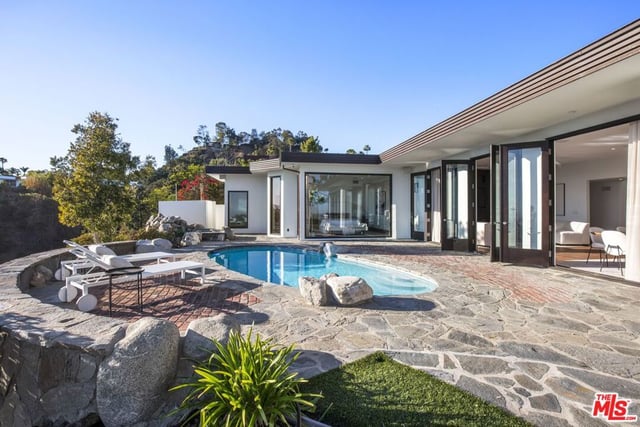 9302 Nightingale Drive, Los Angeles, CA 90069 — photo 5 of 31