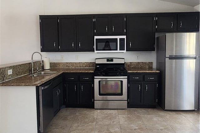 3300 E Avenue K3, Lancaster, CA 93535 — photo 2 of 6