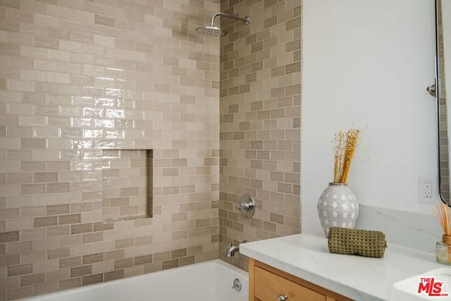 5036 W Pickford Street, Los Angeles, CA 90019 — photo 20 of 25