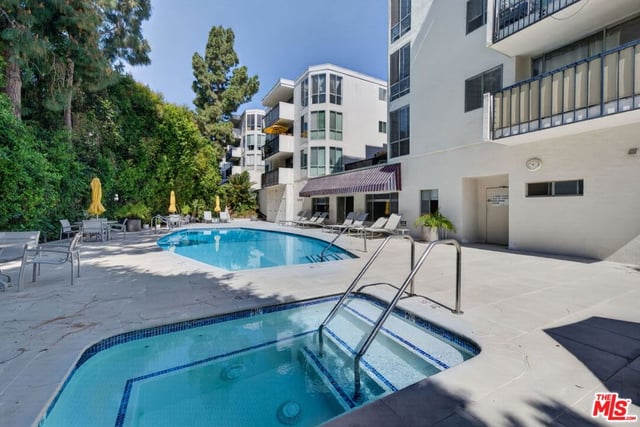 8530 Holloway Drive 303, West Hollywood, CA 90069 — photo 18 of 22