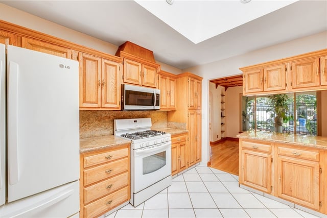3352 Larga, Los Angeles, CA 90039 — photo 18 of 43