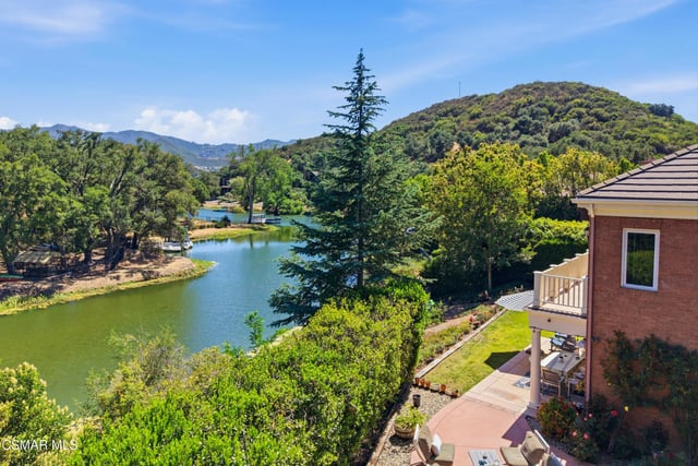 210 Lake Sherwood Drive, Westlake Village, CA 91361 — photo 7 of 9