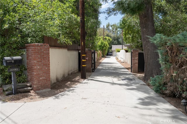 10461 Andora, Chatsworth, CA 91311 — photo 5 of 49
