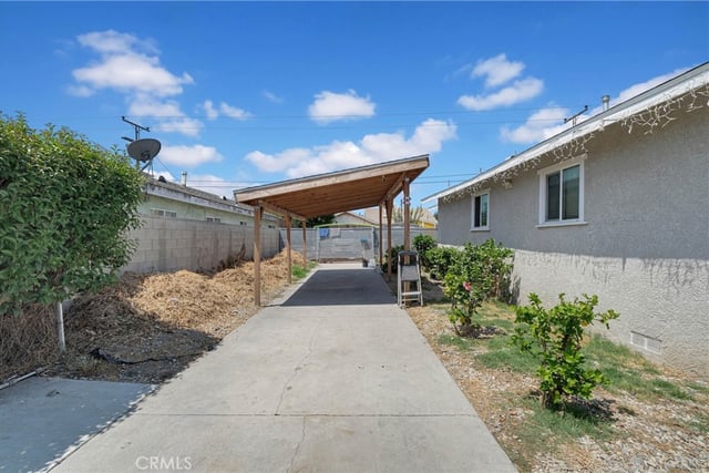 8811 Mary Avenue, Los Angeles, CA 90002 — photo 12 of 26