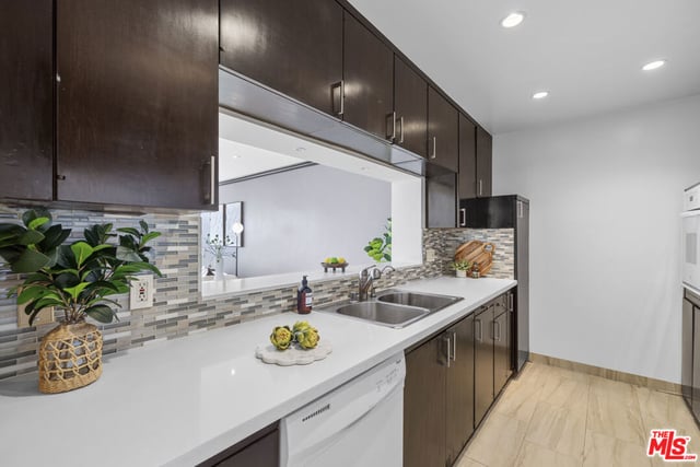 10701 Wilshire Boulevard 2202, Los Angeles, CA 90024 — photo 18 of 41