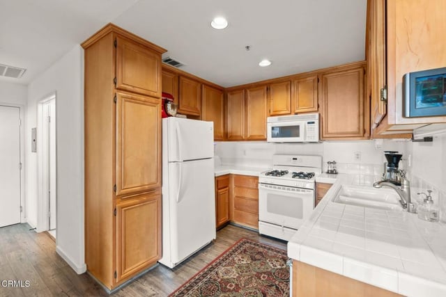 2334 Kipana Avenue, Ventura, CA 93001 — photo 5 of 25